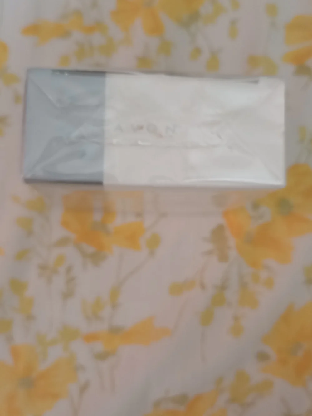 Avon Anew Clinical Eye Cream - White & Light Blue